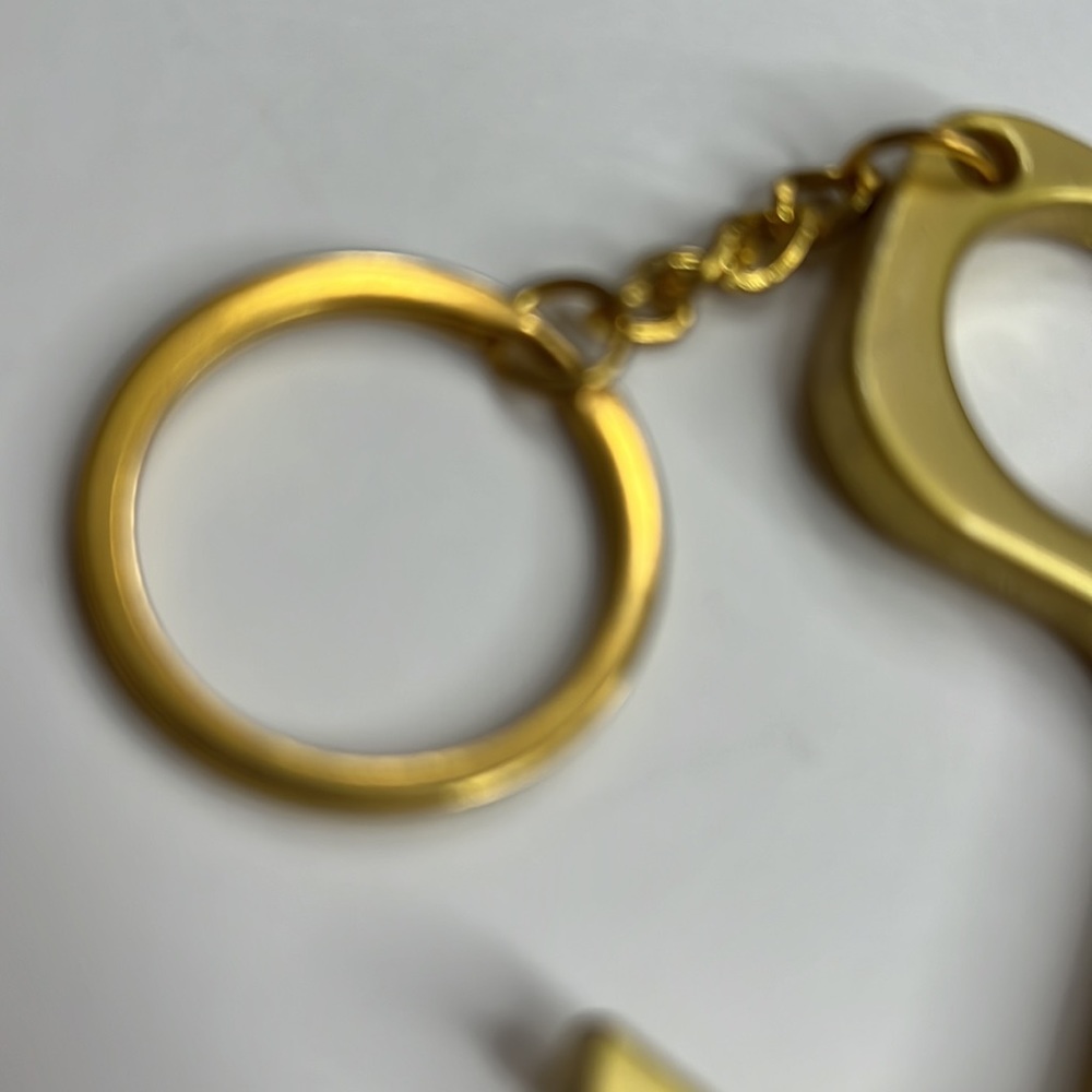 Gold keychain - Picture 4 of 5